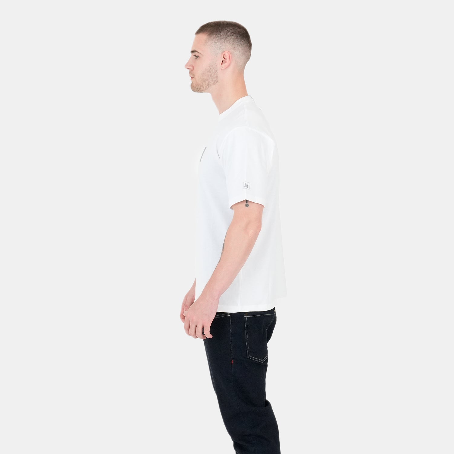 Box Logo T-Shirt White - Peaceful Hooligan