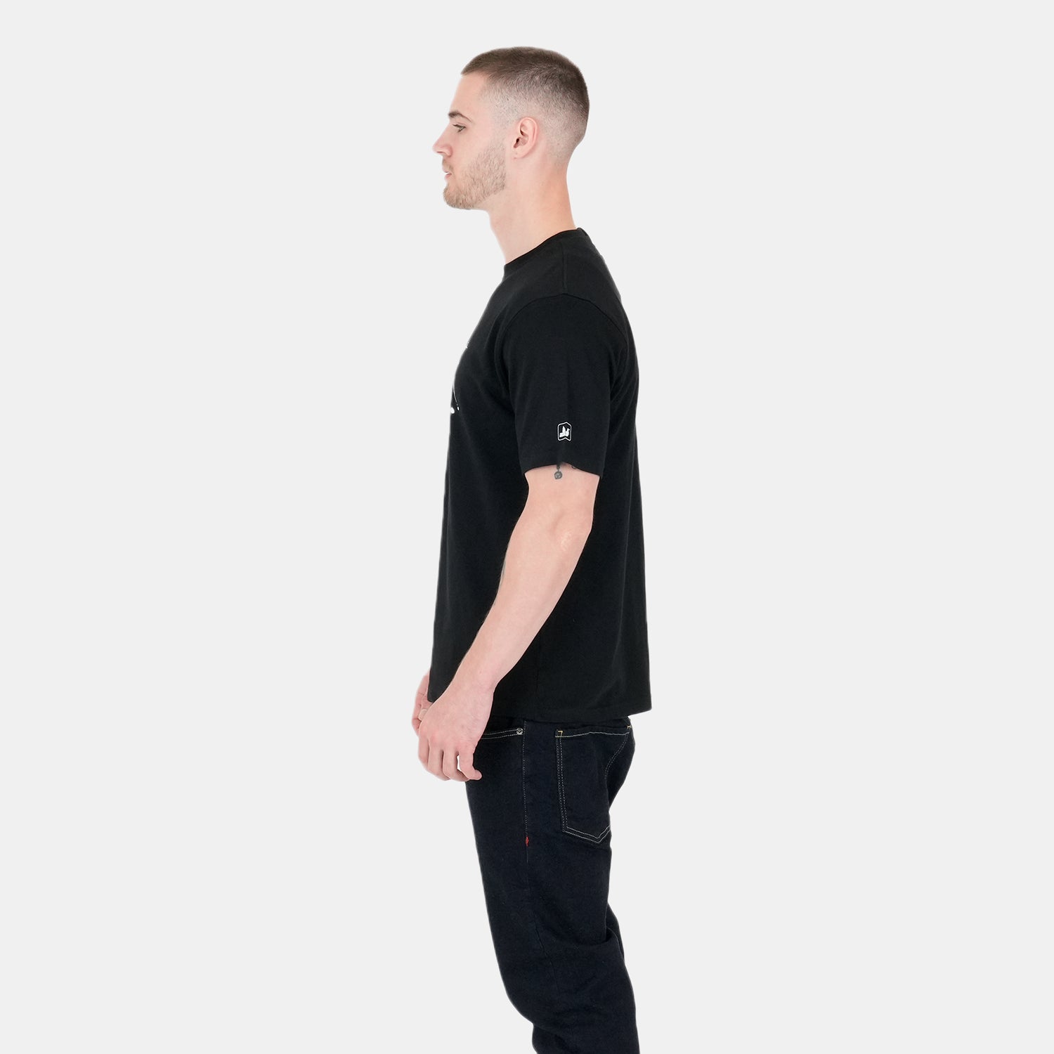 Pearl T-Shirt Black - Peaceful Hooligan