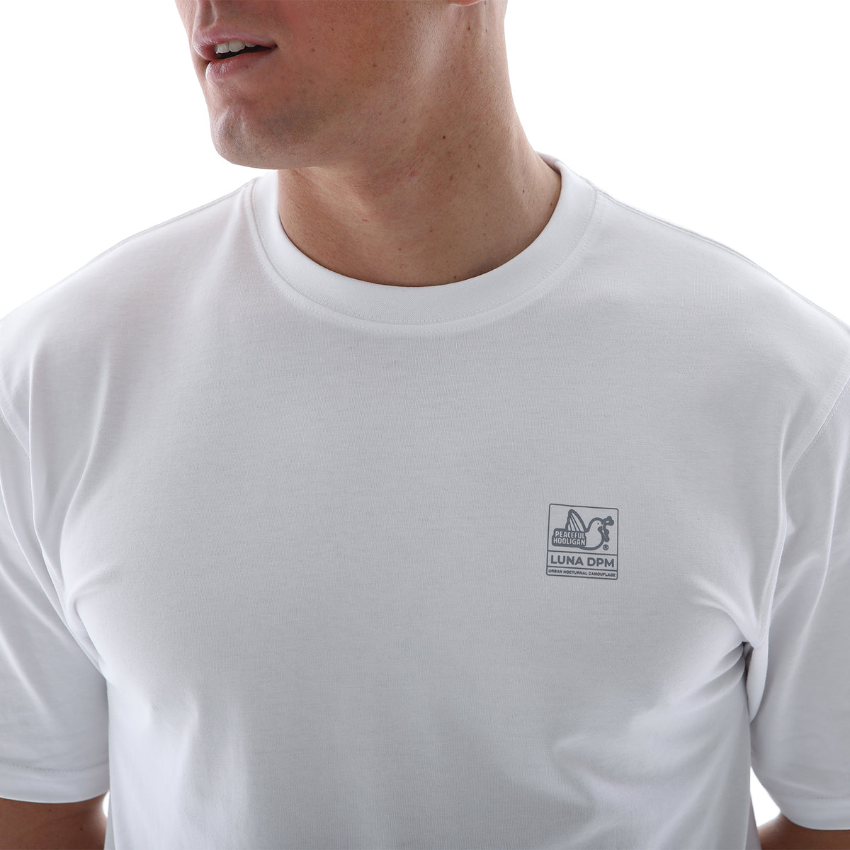 PHAW26_DisruptiveFrame_T-Shirt_WhiteLuna_4