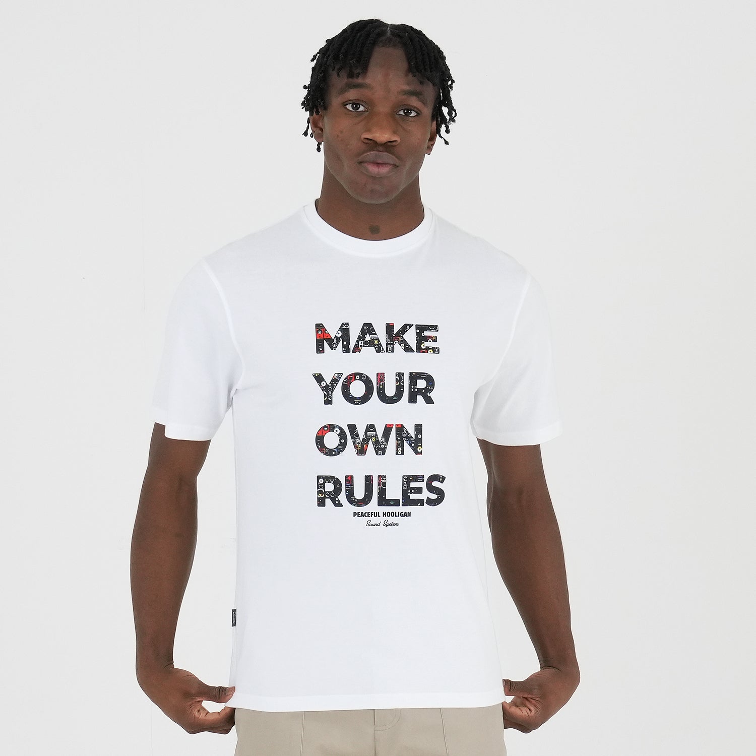 Bass T-Shirt White - Peaceful Hooligan