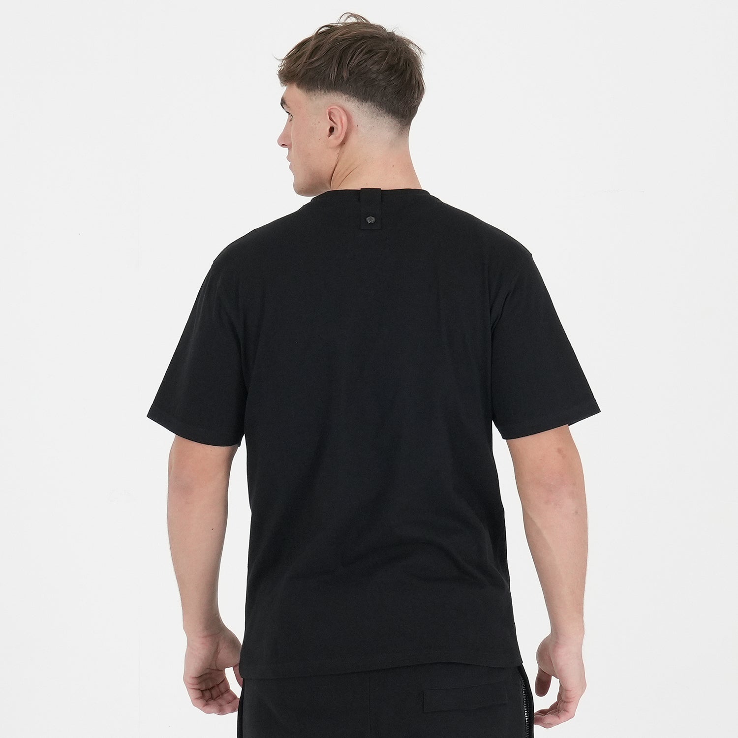Outline T-Shirt Black - Peaceful Hooligan