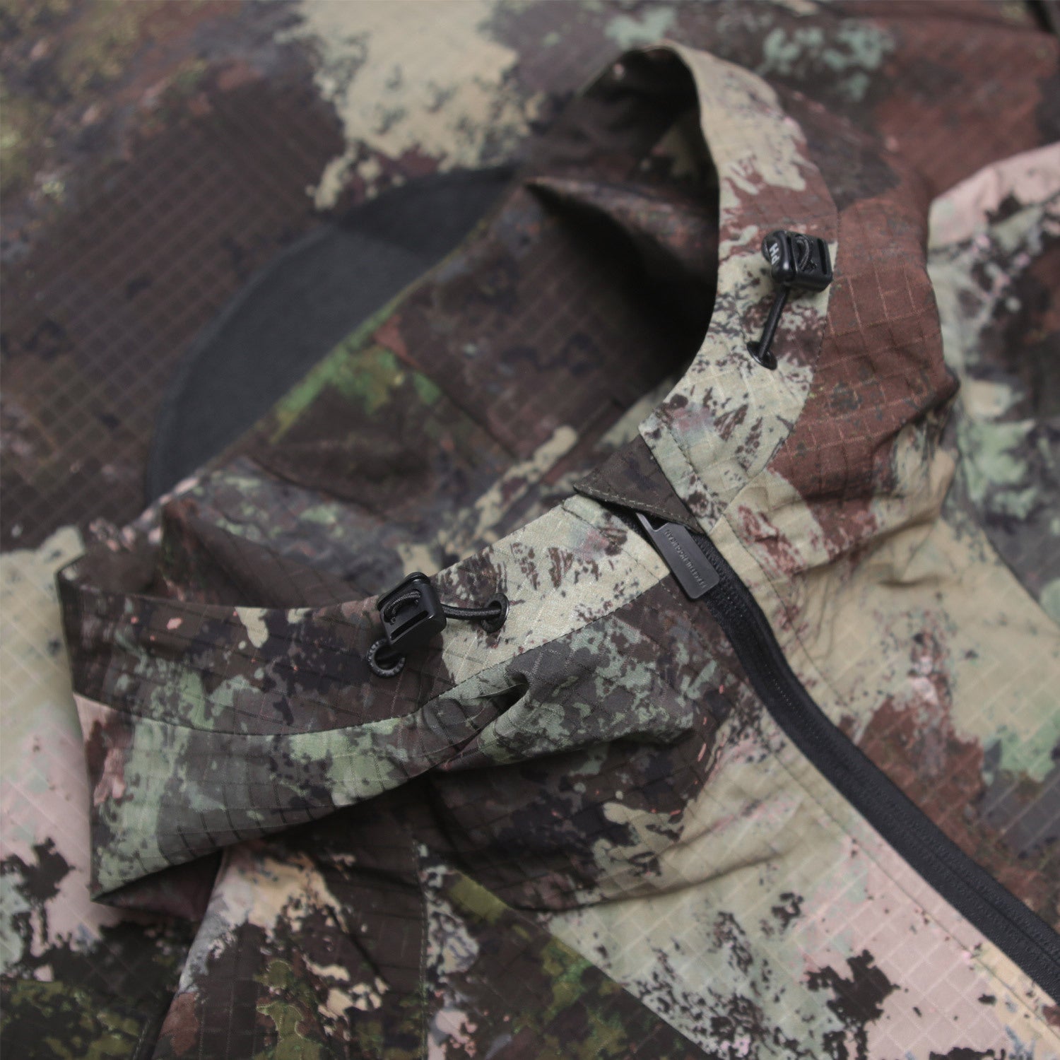 Sling Jacket Woodland Camo - Peaceful Hooligan