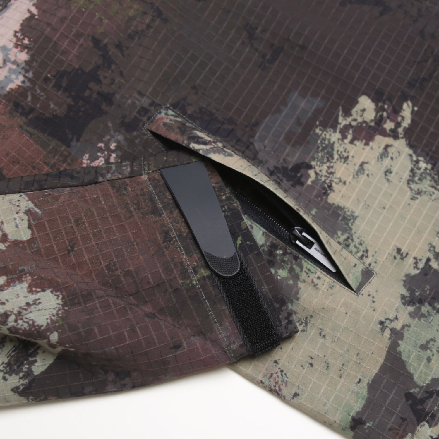 Sling Jacket Woodland Camo - Peaceful Hooligan