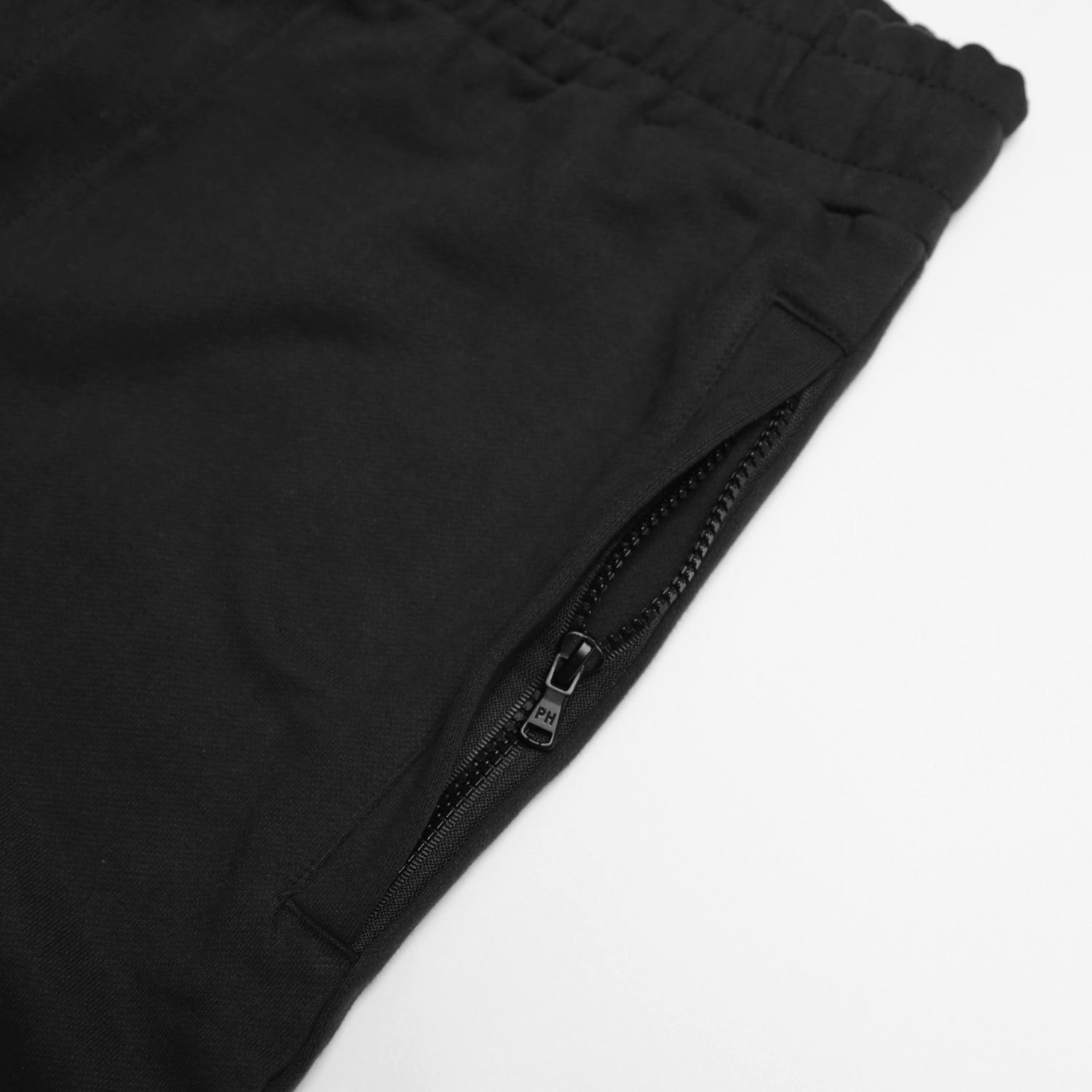 Duke Sweat Shorts Black - Peaceful Hooligan