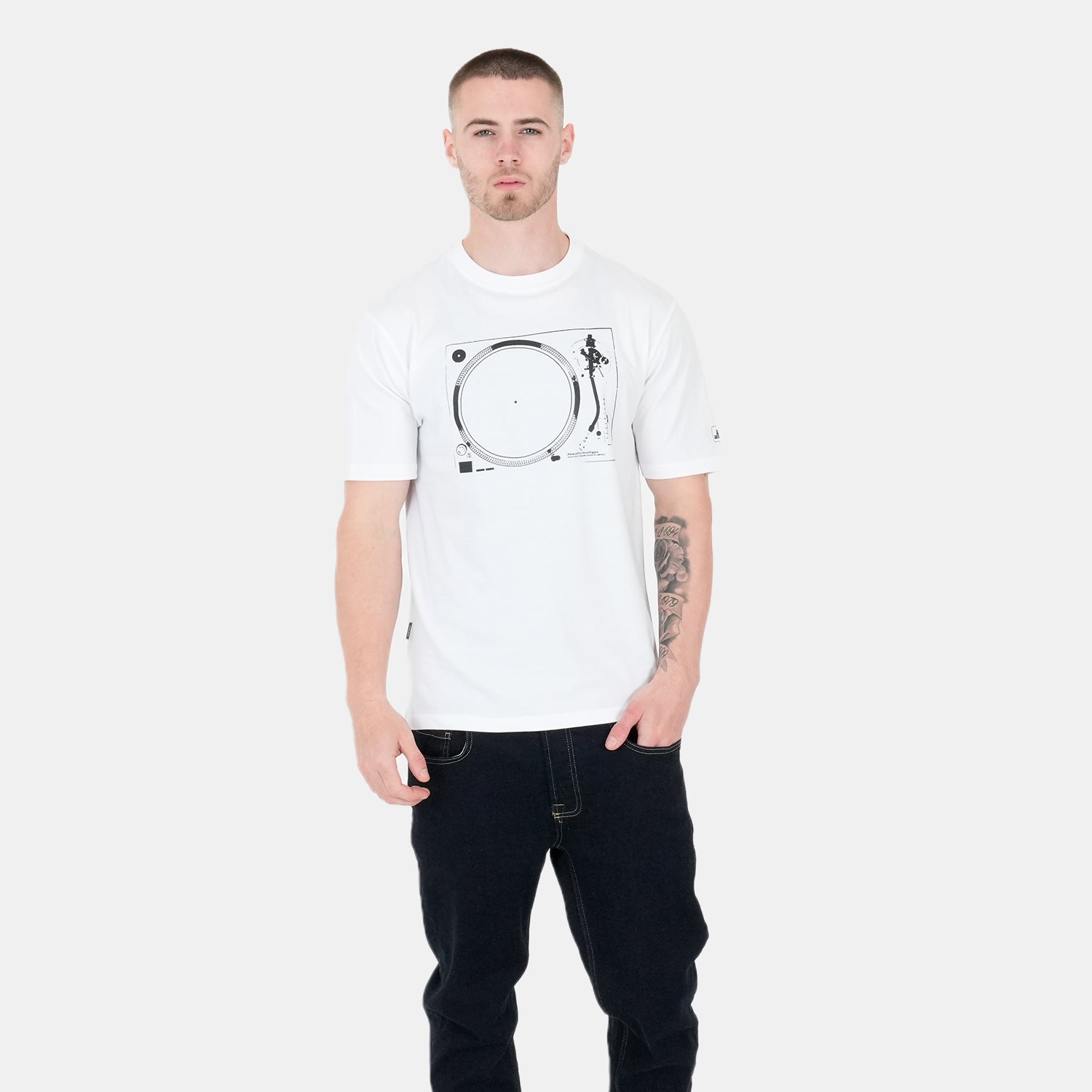 Decks T-Shirt White - Peaceful Hooligan 