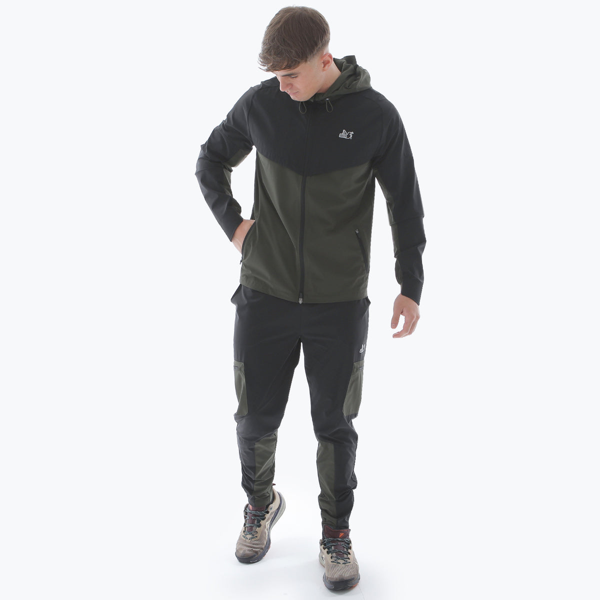 PHAW26_Stadium_Jacket_Black_1b