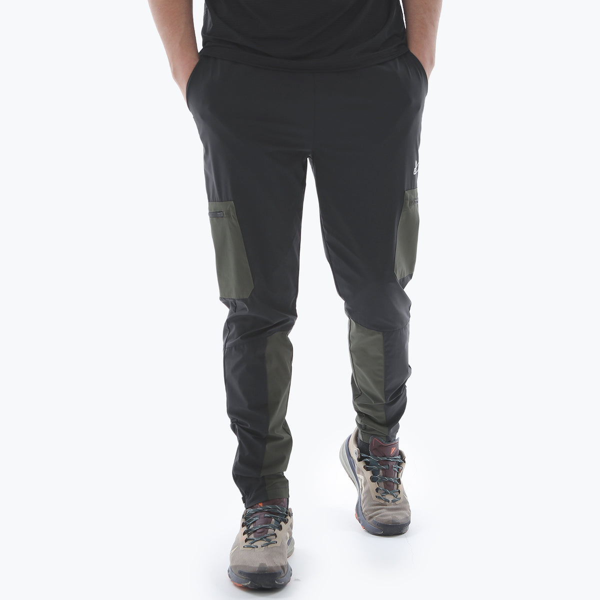 PHAW26_Stadium_Pants_Black_1b