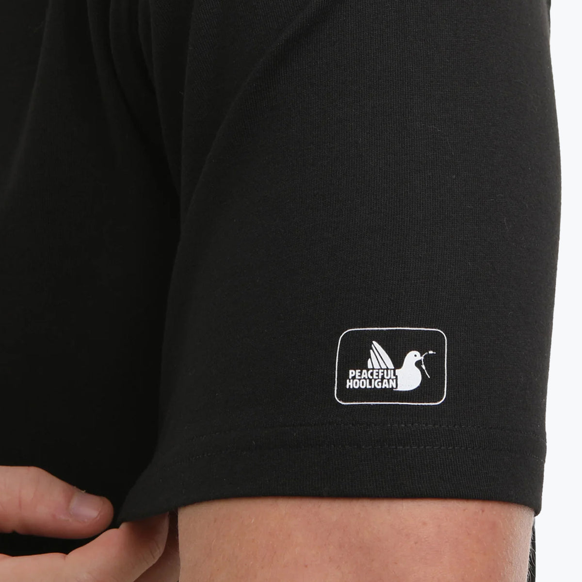 PHAW26_Tshirt_Black_SleevePrint