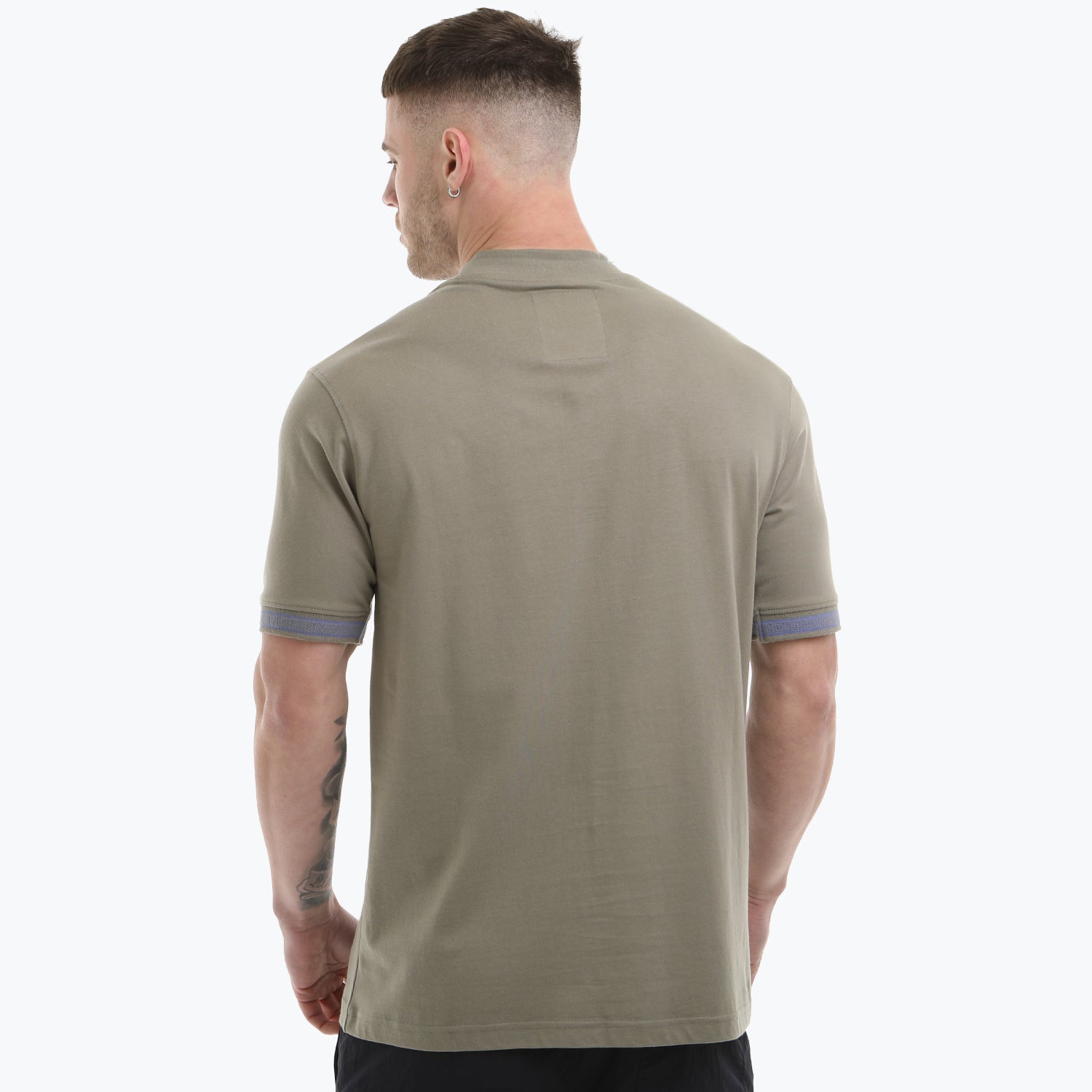Cousin T-Shirt Gun Olive