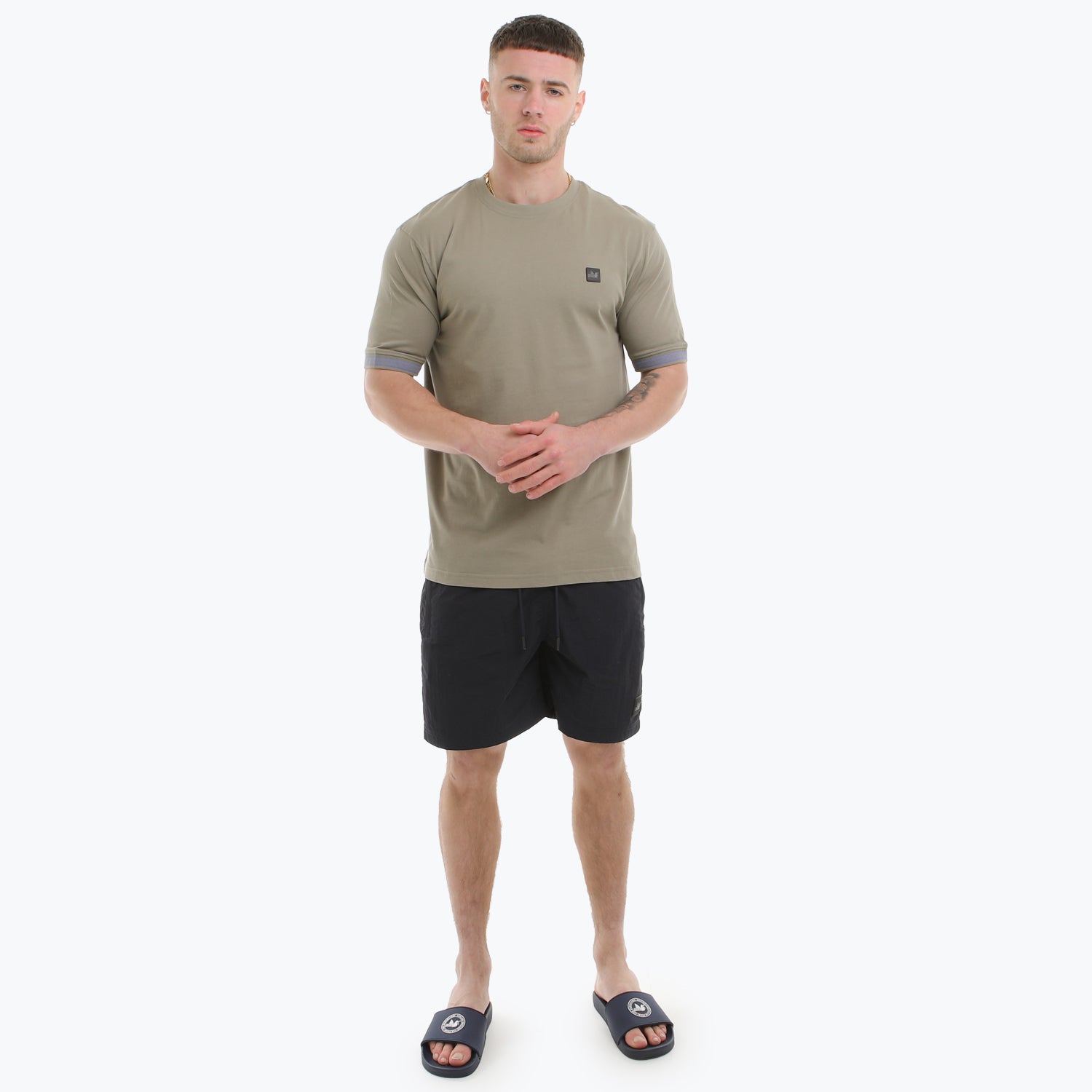 Cousin T-Shirt Gun Olive