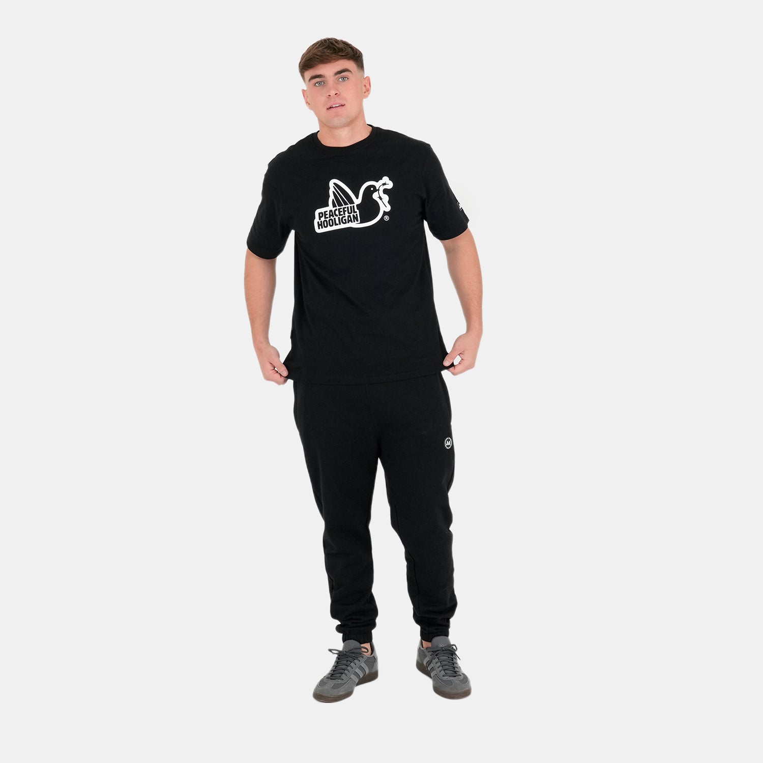 Outline T-Shirt Black - Peaceful Hooligan 